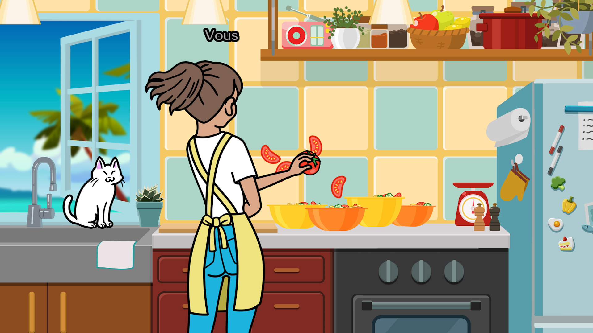 Capture de gameplay d’un jeu au style cartoon montrant le joueur, identifié par le texte « Vous », préparant une salade dans une cuisine lumineuse. Le personnage tient une tomate tandis que des tranches sont projetées vers plusieurs saladiers sur le plan de travail. Un chat blanc est assis près de l’évier devant une fenêtre ouverte sur une plage tropicale, avec un réfrigérateur et divers ustensiles en arrière-plan.