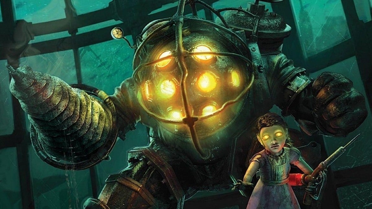 Illustration marquante tirée du jeu vidéo BioShock, mettant en scène deux personnages emblématiques dans une atmosphère sombre et sous-marine. À gauche, un imposant "Big Daddy", créature humanoïde en scaphandre de plongée ancien, se tient prêt à attaquer. Sa combinaison métallique massive est équipée d’une énorme foreuse à la place du bras droit, et son casque sphérique est illuminé de plusieurs hublots circulaires jaunes, lui donnant un aspect à la fois inquiétant et protecteur. Des câbles métalliques renforcent sa silhouette, accentuant son apparence industrielle et menaçante. À droite, se tient une "Little Sister", petite fille aux yeux luminescents jaunes, habillée d’une robe violette et tenant une seringue longue et étrange. Son expression est neutre, presque absente, contrastant avec l’aura protectrice du Big Daddy derrière elle. Tous deux sont baignés dans une lumière verte filtrée à travers les vitres d’une station sous-marine délabrée, suggérant qu’ils se trouvent dans les profondeurs de la cité submergée de Rapture. L’image illustre parfaitement le mélange unique de science-fiction dystopique, d’horreur et de critique sociale qui caractérise BioShock, avec ses thèmes centrés sur la manipulation génétique, la décadence et la survie.