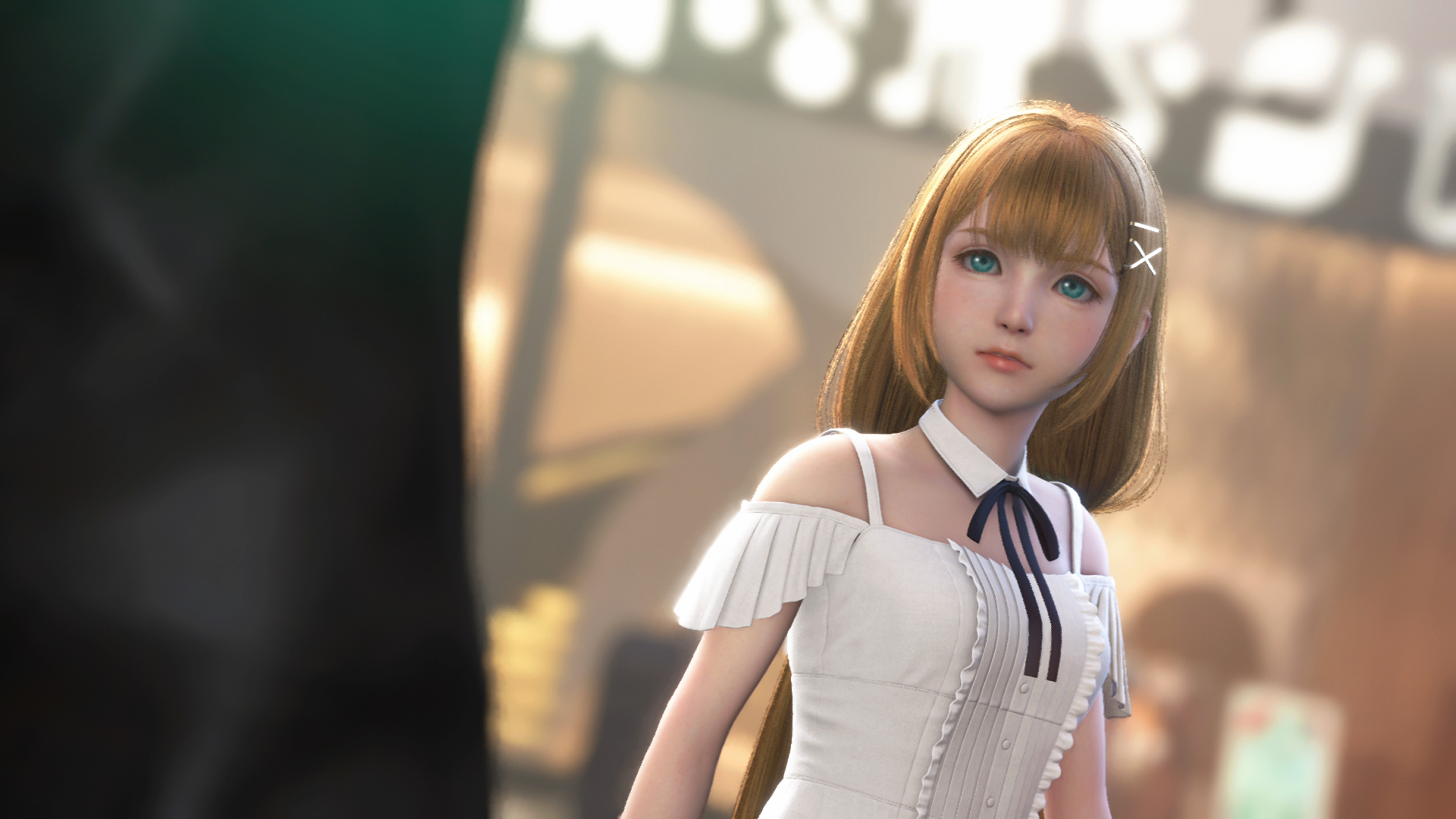 Capture d’écran de Kingdom Hearts IV montrant une jeune femme blonde aux yeux bleus, vêtue d’une robe blanche, face à une silhouette sombre au premier plan. L’arrière-plan flou et lumineux évoque une scène cinématique douce et mystérieuse, centrée sur son expression attentive.