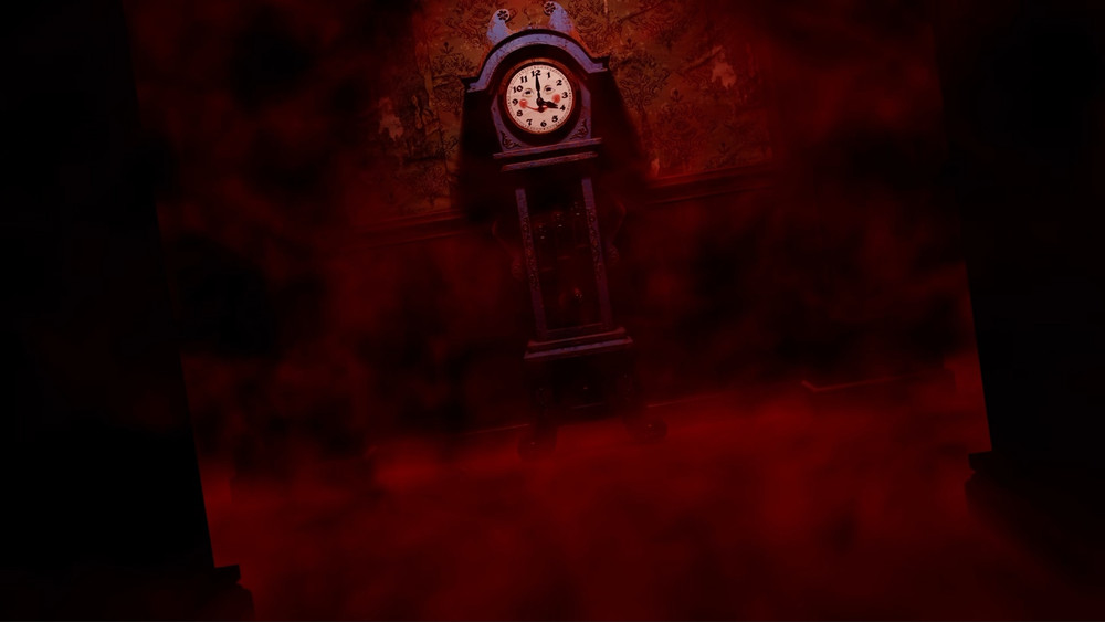 Grande horloge ancienne suspendue dans une pièce sombre envahie par une brume rouge inquiétante, avec un éclairage dramatique évoquant une scène horrifique de Poppy Playtime.