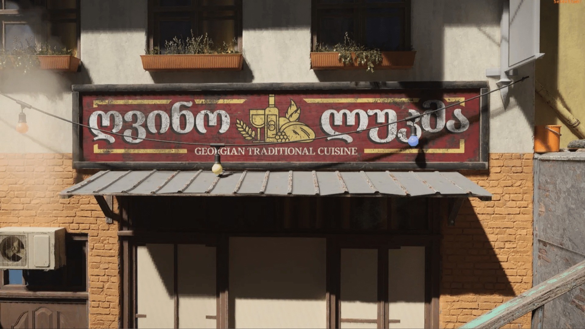 Montage de sept visuels liés à un jeu vidéo : note manuscrite en russe, documents et affiche politique en géorgien, deux boîtes remplies de mégots, fresque montrant trois hommes attablés, enseigne Georgian Traditional Cuisine et cour urbaine délabrée couverte de graffitis, avec escaliers et portes abandonnées.